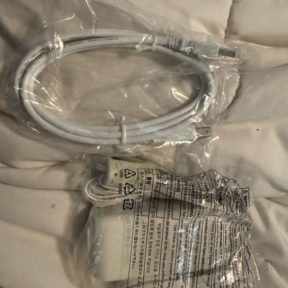 Silhouette USB-Enabled Device in White (3rd generation) - Picture 7 of 7